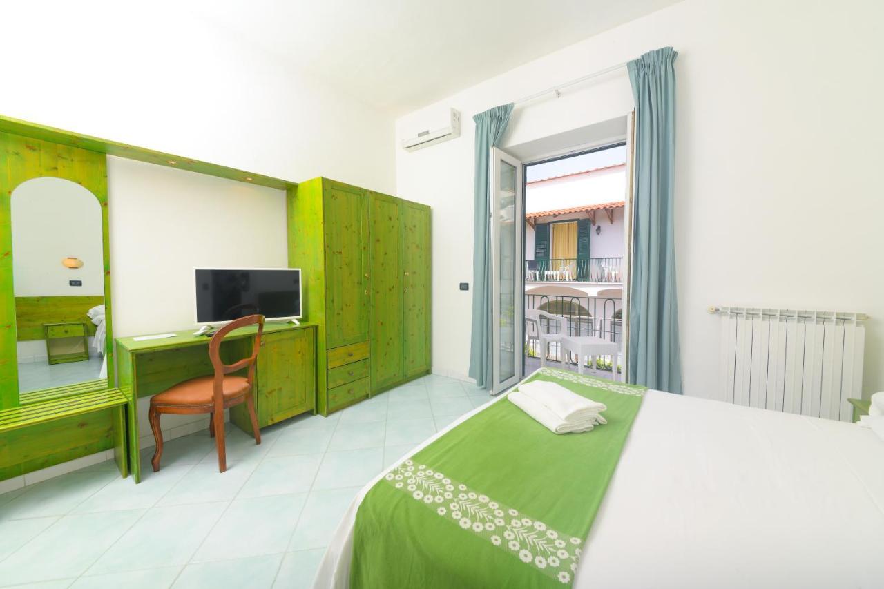 Hotel Pineta Ischia Exterior photo