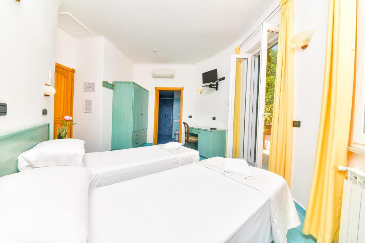 Hotel Pineta Ischia Exterior photo