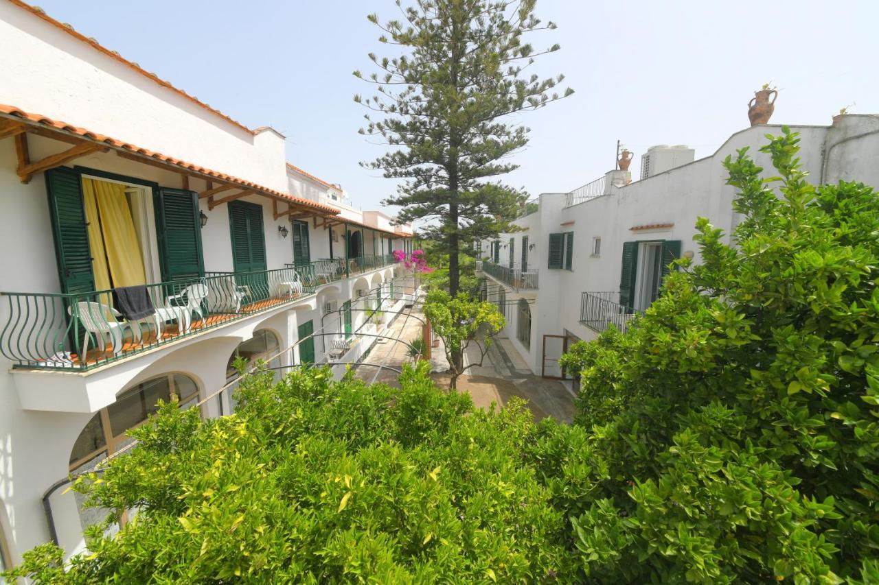 Hotel Pineta Ischia Exterior photo